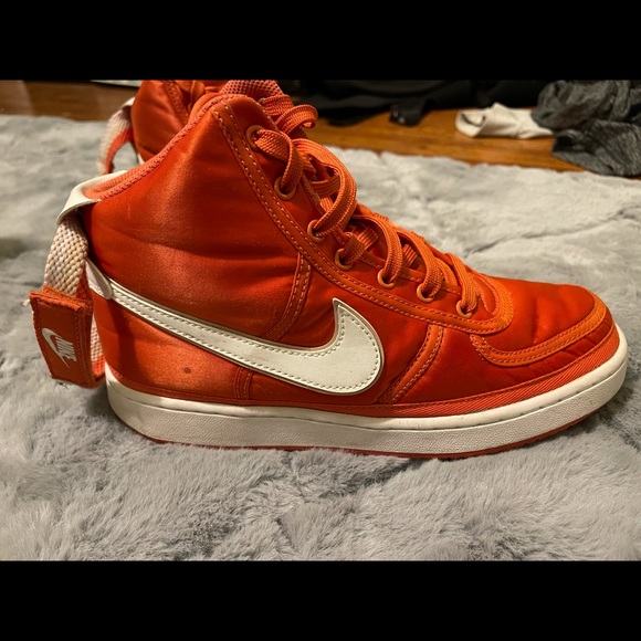 Nikes - Picture 2 of 3